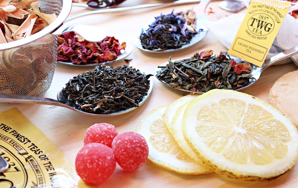 A visual representation showcasing herbal tea substitutions for Medicine Ball Starbucks.
